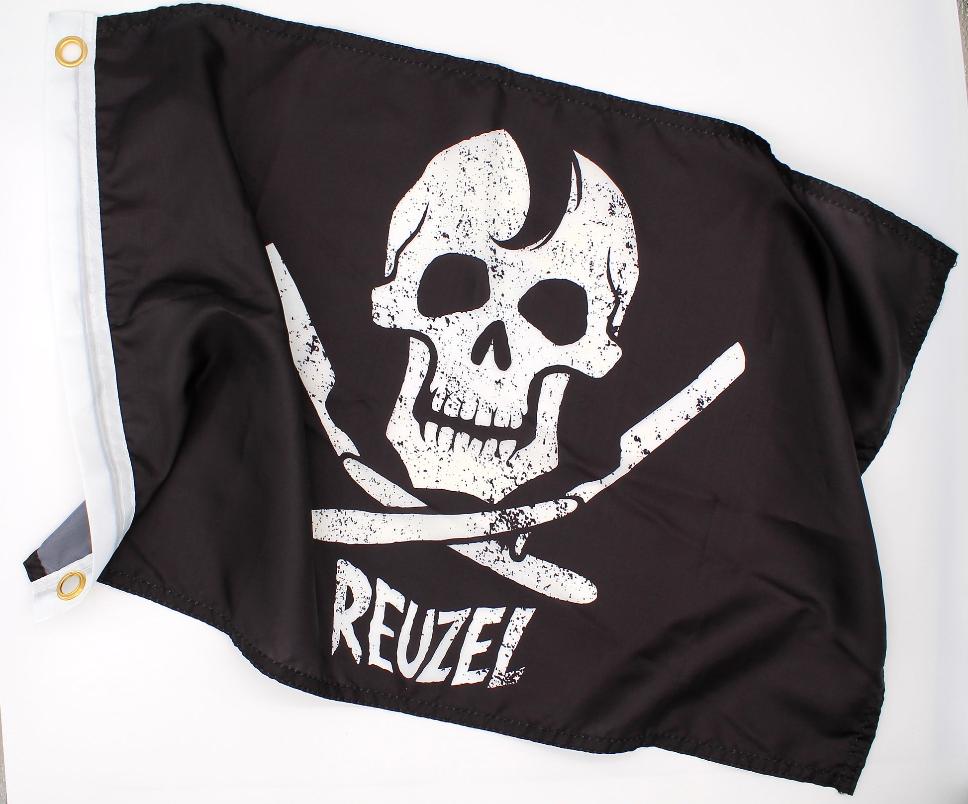 REUZEL Jolly Roger Flag