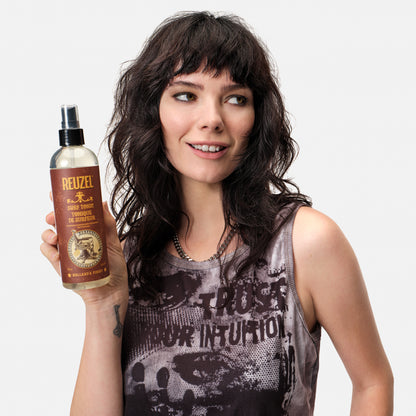 Reuzelinc Surf Tonic Salt Spray bottle, natural hair tonic with sea salt for beachy, textured hair style.