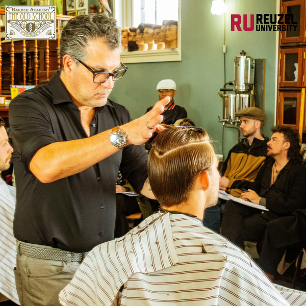 R.CODE スキンピールローション& ニュートライジングソリューショ&綿棒 The Low Down Class June 14th & 15th, 2026 – Reuzel